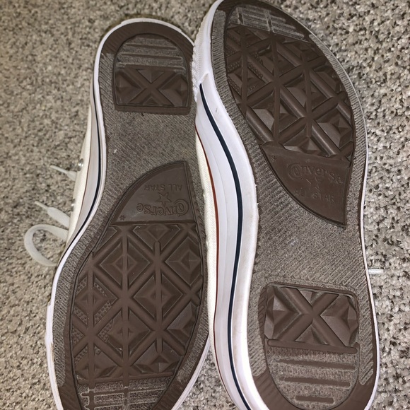 Converse - Picture 2 of 4